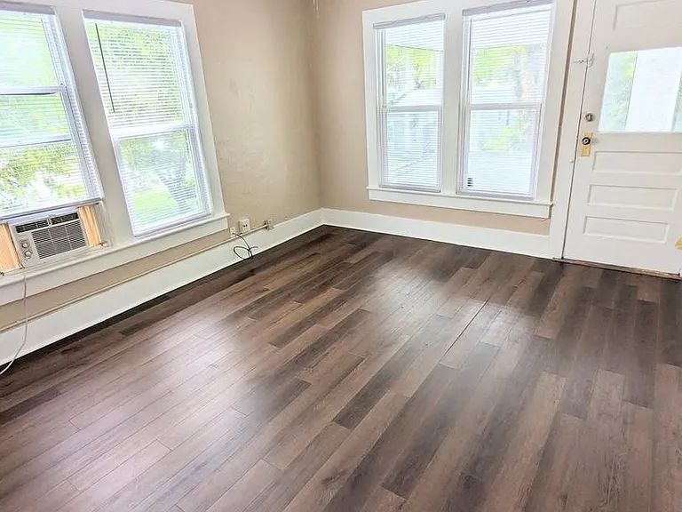 635 Tanglewood St — Photo 2