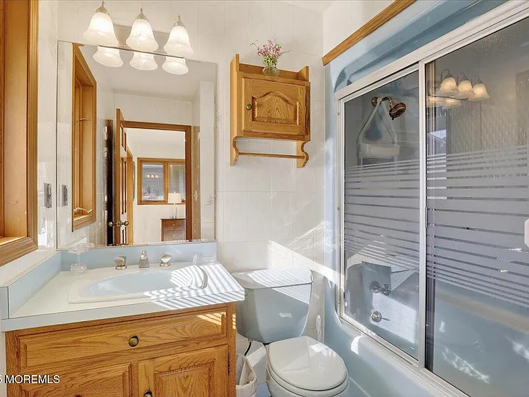 8 Ortley Ave — Photo 29