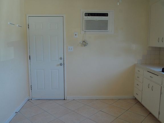 4th image of 1126 El Margarita Rd #E