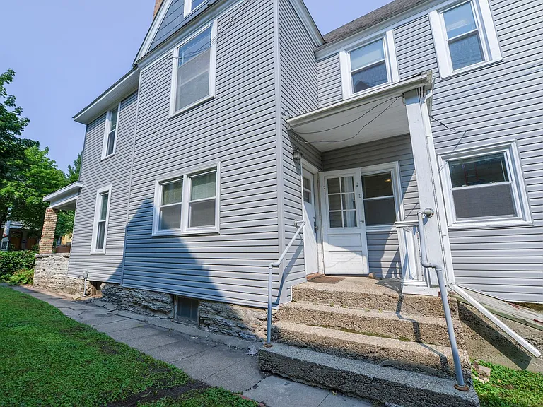 2541 Aldrich Ave S — Photo 9