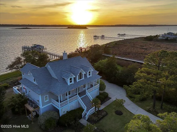 8824 Shipwatch Drive, Wilmington, NC 28412