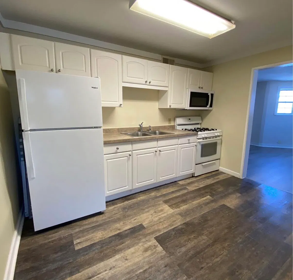 2 bed, $1,200 — Photo 2