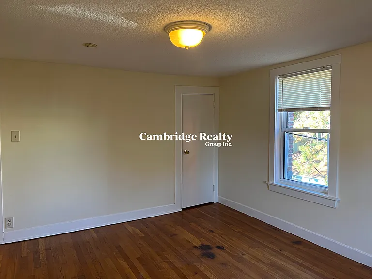 4 Park St #1 — Photo 11