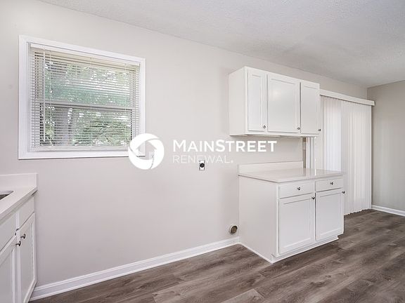 4th image of 309 Downes Ln
