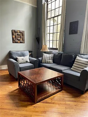 1 bed, 1.0 bath, 678 sqft, $2,595 — Photo 2