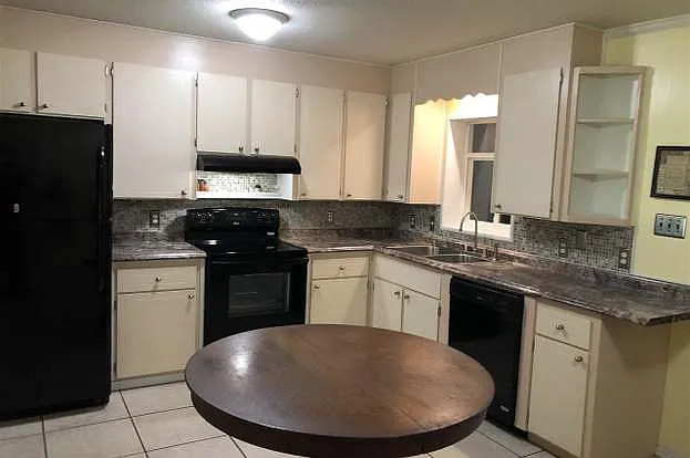 7028 Nathan Rd — Photo 36
