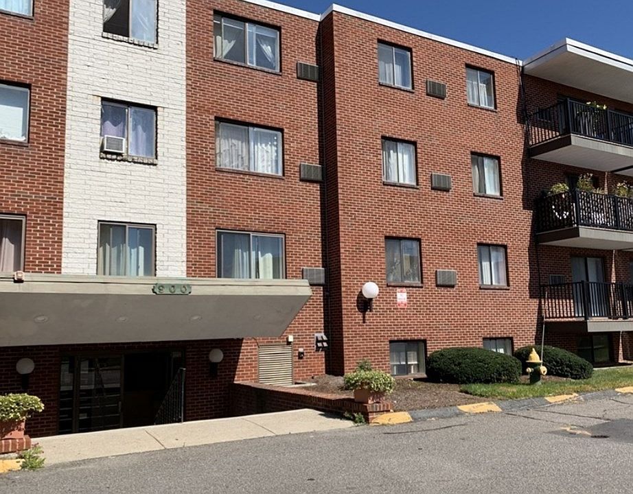 1st image of 900 Governors Dr APT 35
