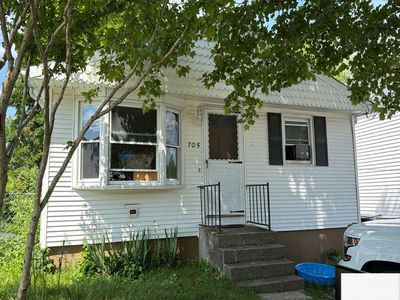 705 Union Ave, Providence, RI, 02909