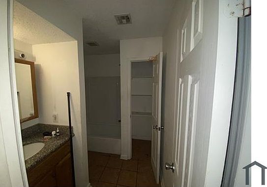 4th image of 1652 Alexander Ct APT C