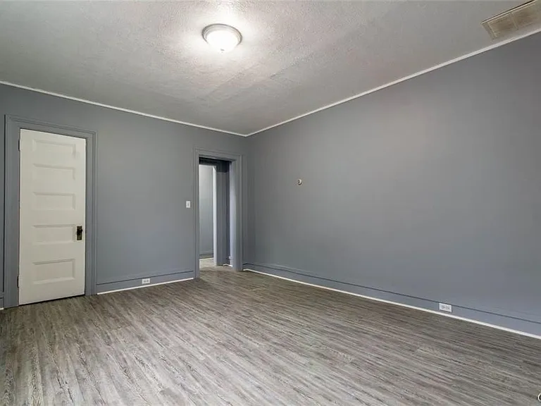 156 Sterling St — Photo 2