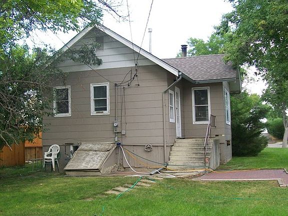 2nd image of 504 E Division St