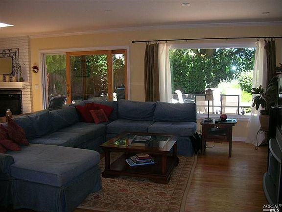 4th image of 10 Villa Vista Ct
