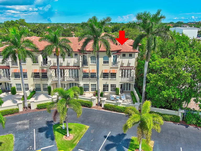 27 Marina Gardens Dr — Photo 3
