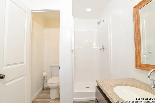215 Greenlawn Ave #B — Photo 13