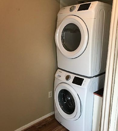 4th image of 573 Belmawr Pl