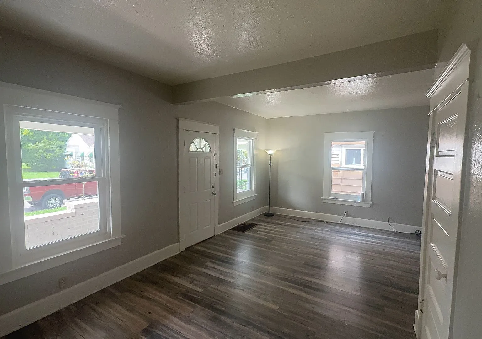 Charming 3-Bedroom Home in Peaceful West Toledo — Photo 4