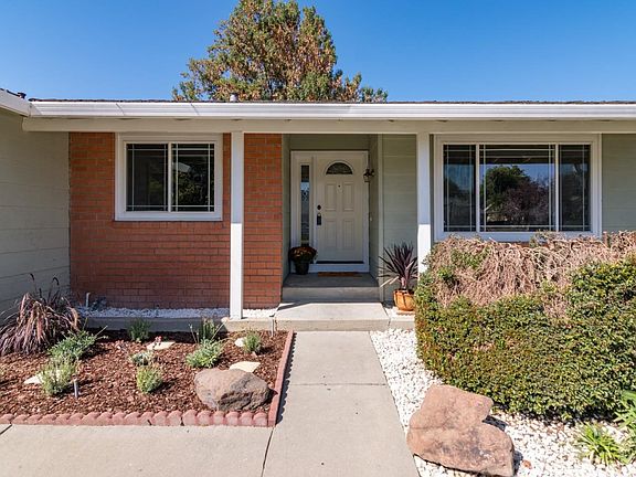 3rd image of 5365 Apple Blossom Dr