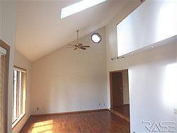 2nd image of 1008 N Savannah Dr