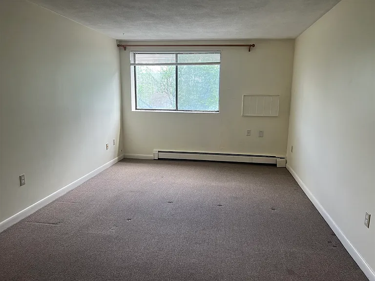 900 Governors Dr #22 — Photo 6