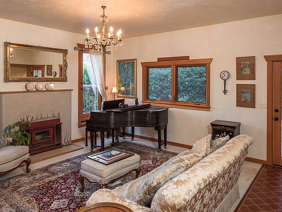 4th image of 808 Encino Dr