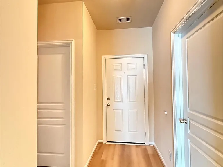 8206 Malago Point Dr — Photo 3