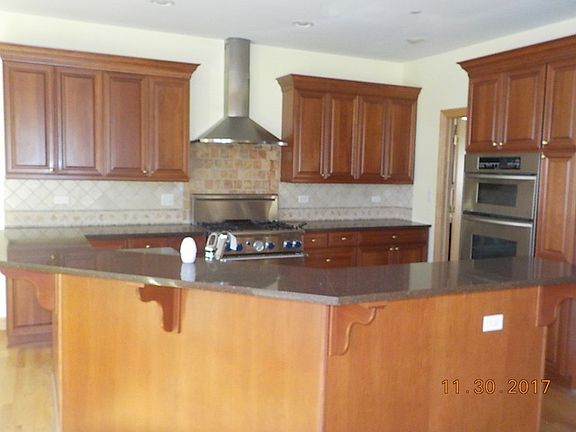 3rd image of 2273 Sprucewood Ave