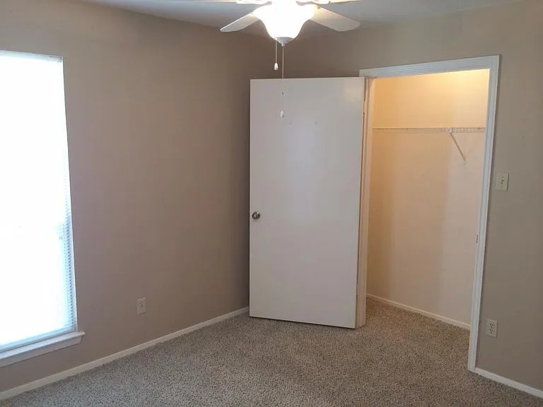 1104 Welsh Ave #D — Photo 8