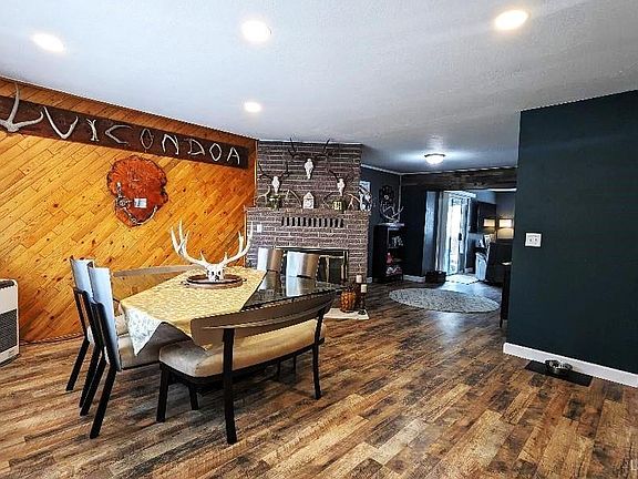 2nd image of 566 Woodside Way
