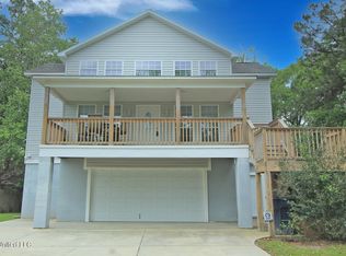 9205 Persimmon Ave, Ocean Springs, MS 39564