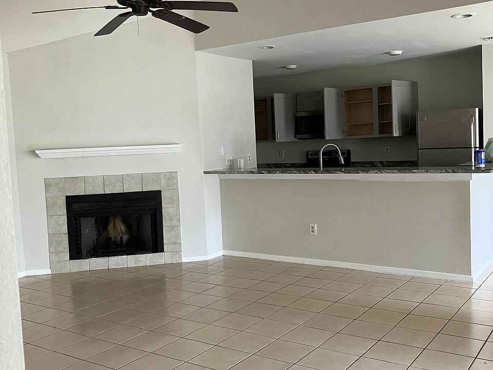 2nd image of 10904 Landon Ln