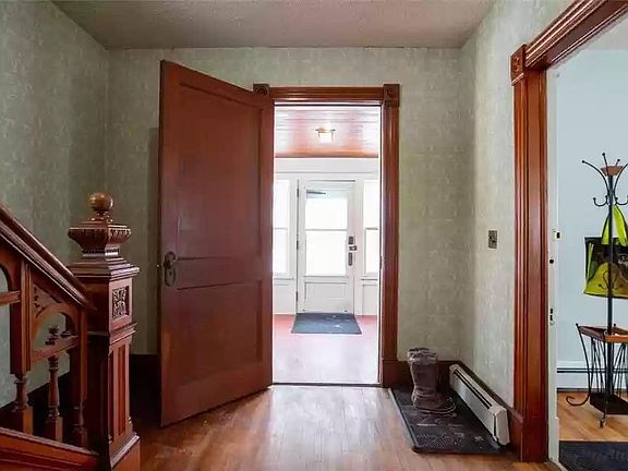 4th image of 5246 34th Ave S #1