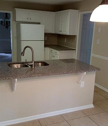3rd image of 1277 Wynford Clny