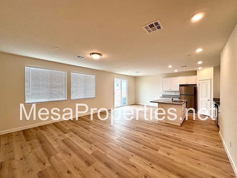 12594 Ava Loma St — Photo 5