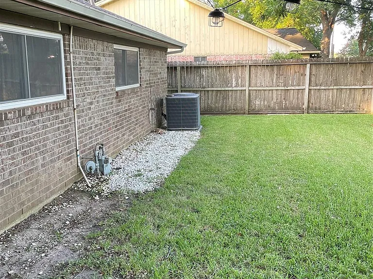 13114 Gina St — Photo 18