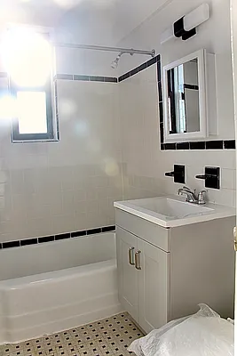 Sold by Diamond Real, Inc. | media 27