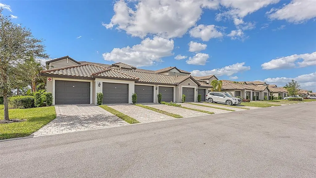 2 bed, 2.0 bath, 1462 sqft, $4,500 — Photo 3