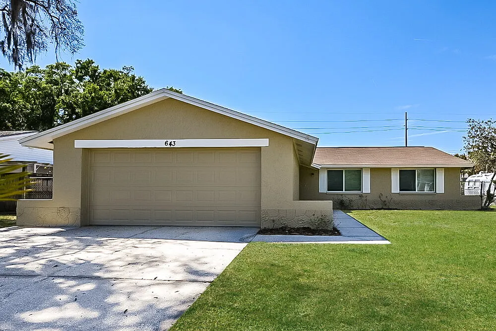 3 bed, 2.0 bath, 1381 sqft, $3,560 — Photo 1