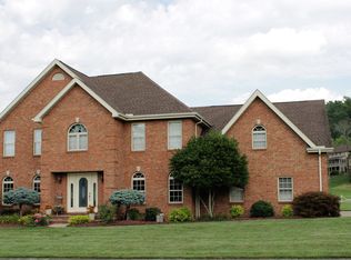 202 Plantation Dr, Mineral Wells, WV 26150