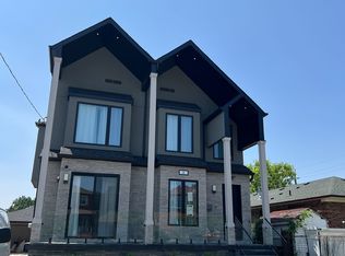 8 Lorne Bruce Dr #C-W04, Toronto, ON M6L 2G8