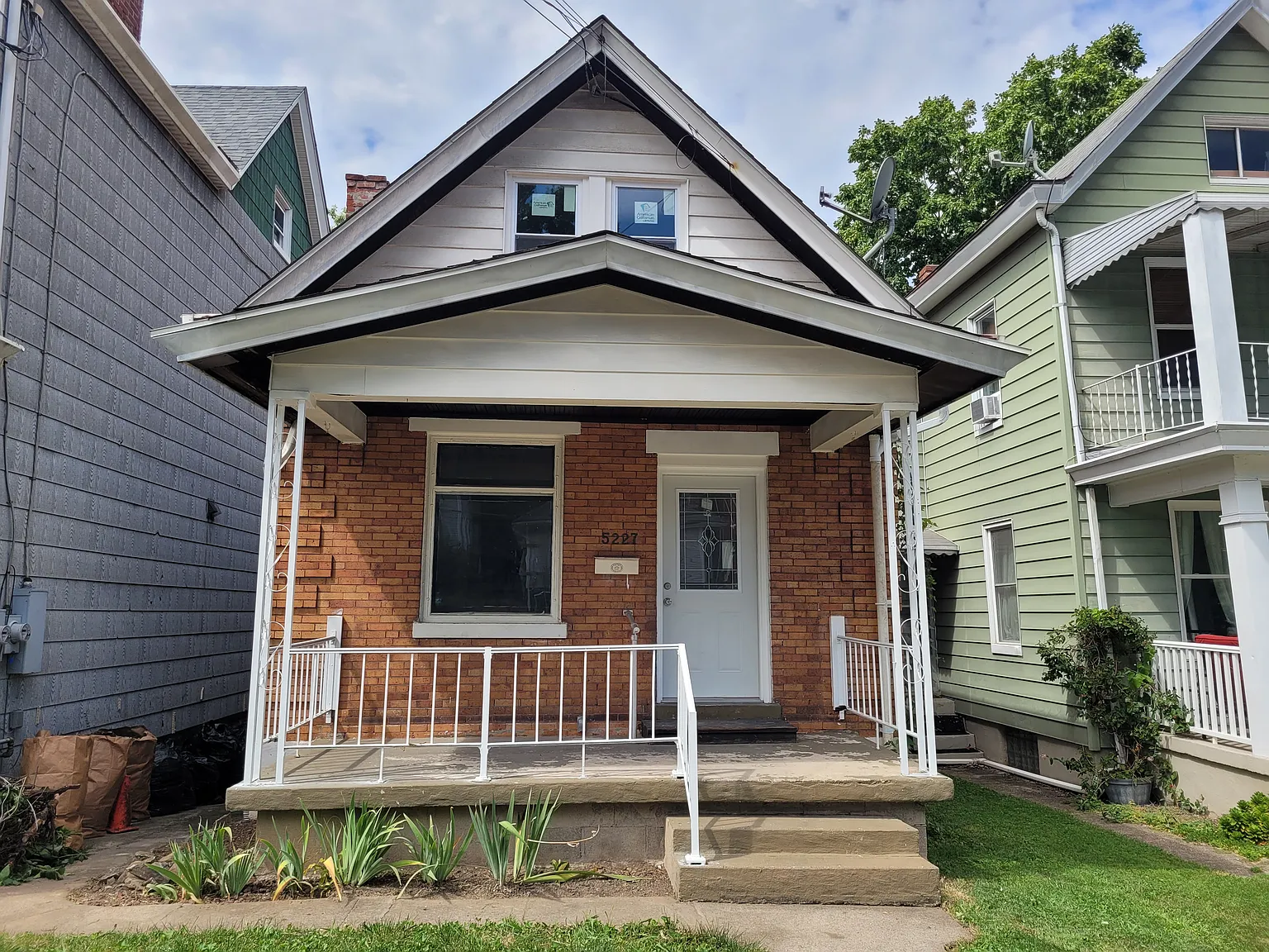 3 bed, 1244 sqft, $1,950 — Photo 1