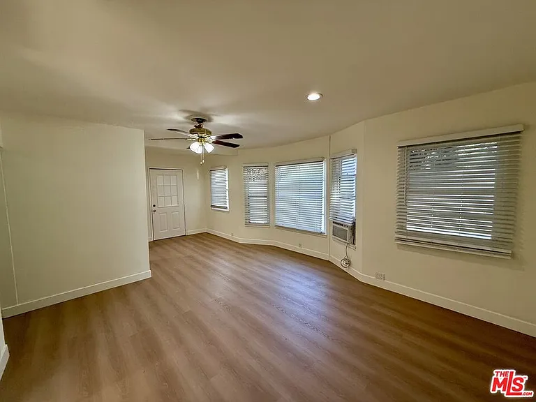 221 S Kenwood St #8 — Photo 2
