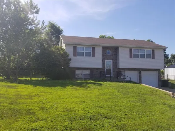 19725 Stallion Dr, Waynesville, MO 65583