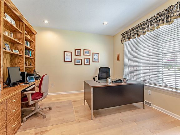 5th image of 116 Hunter Dr