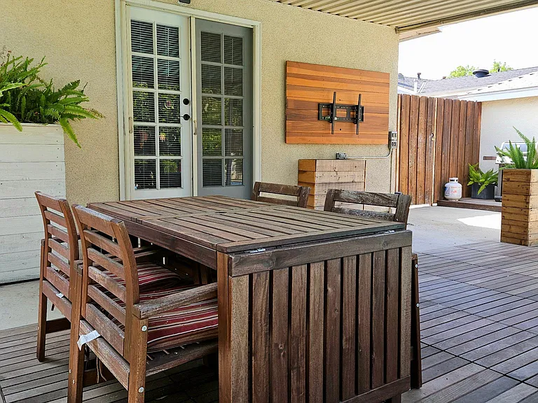 906 N Parish Pl — Photo 19