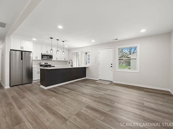 4th image of 1041 N Elmwood Dr