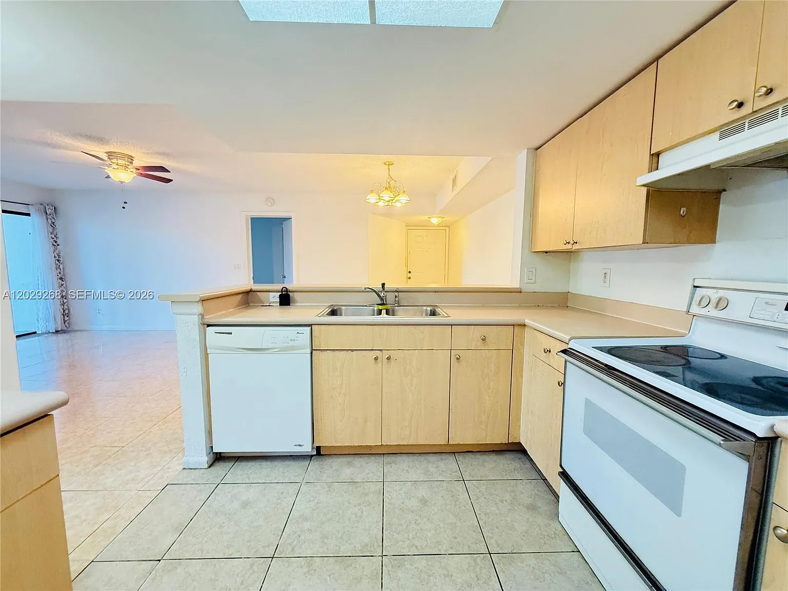 Visconti Condo — Photo 4
