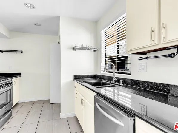 15207 Magnolia Blvd Unit 209, Sherman Oaks, CA 91403