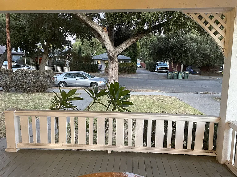 155 S Grand Oaks Ave — Photo 19