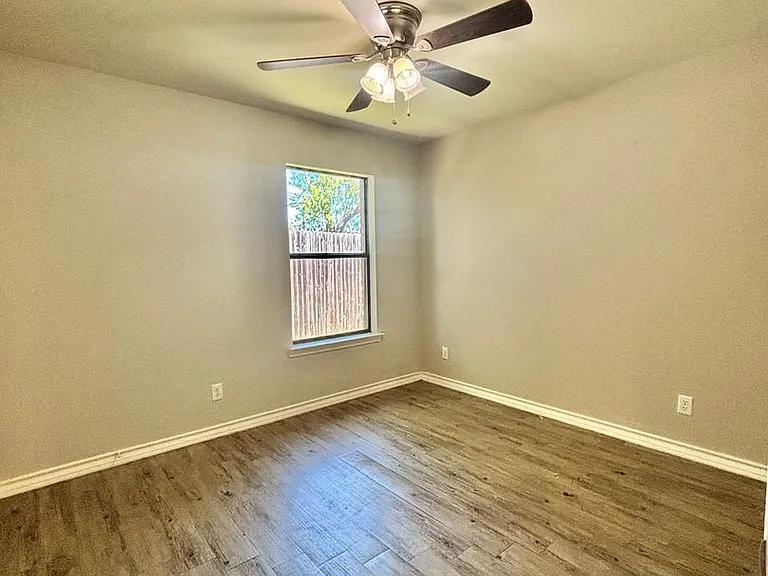 2213 S Johnson St — Photo 6