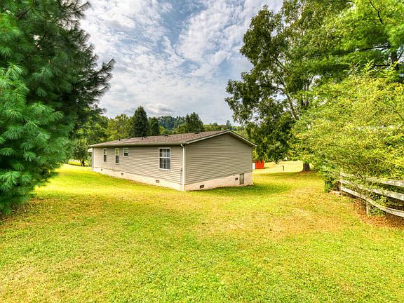 5th image of 135 Shumate Dr